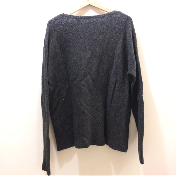 SOLD!!  GAP | V-Neck Sweater - Picture 2 of 6